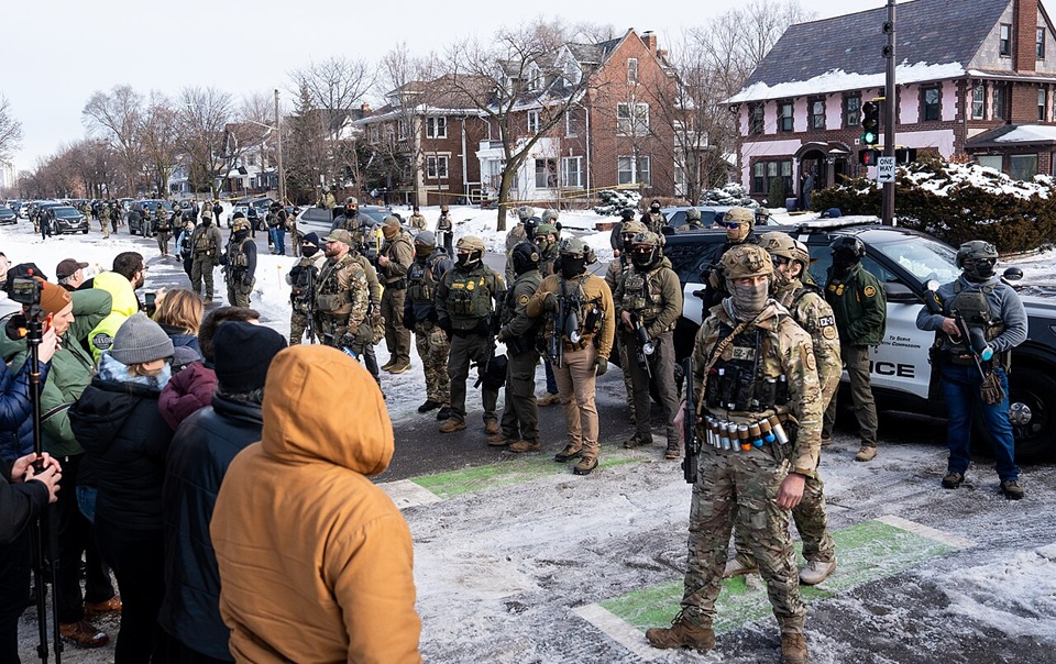 ICE agents meet Minnesota residents